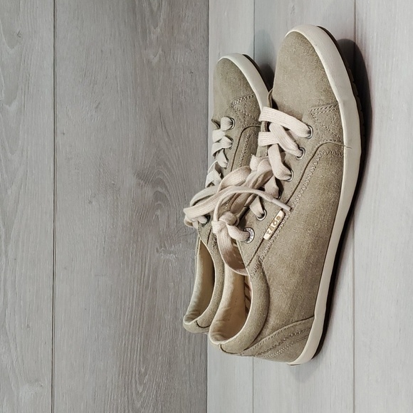 Taos Womens Star Sneakers shoes sz 9.5 - Picture 1 of 12